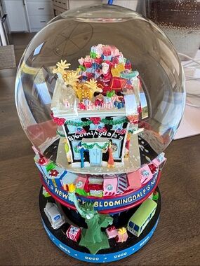 Bloomingdale's 2000 Musical Holiday Snow Globe with the Twin Towers